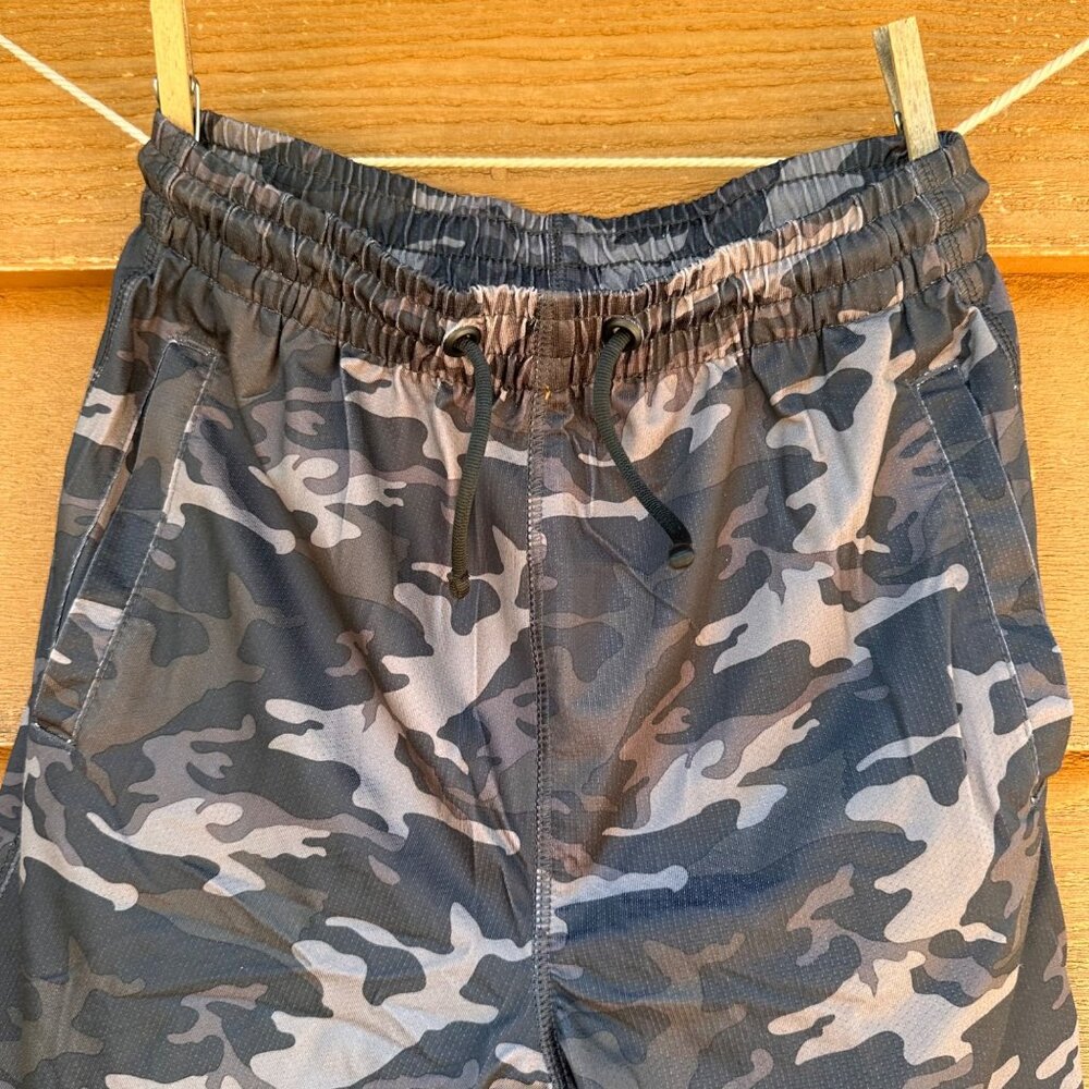 Mitre Boys Black Camo Basketball Shorts M 10/12 With USA Flag Graphic & Elastic - Picture 4 of 9